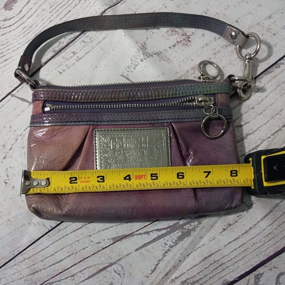 Coach Poppy wristlet purple shiny - Picture 2 of 6